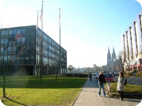 Das Landeshaus am Kennedy-Ufer in Köln-Deutz.